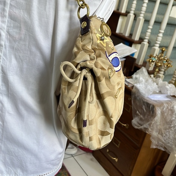 Coach Poppy Rare 15311 signature C Tan & Gold Op Art Graffiti vinyl & Bling - Picture 4 of 17